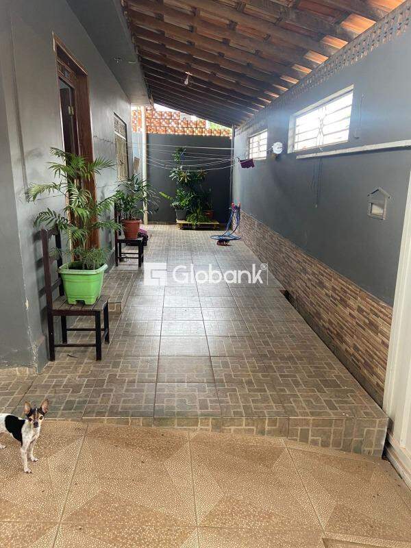 Casa 3 quartos à venda Antônio Pimenta 90m² Montes Claros MG: 