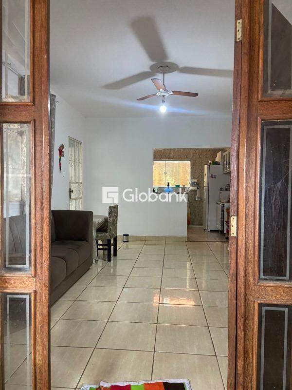 Casa 3 quartos à venda Antônio Pimenta 90m² Montes Claros MG: 