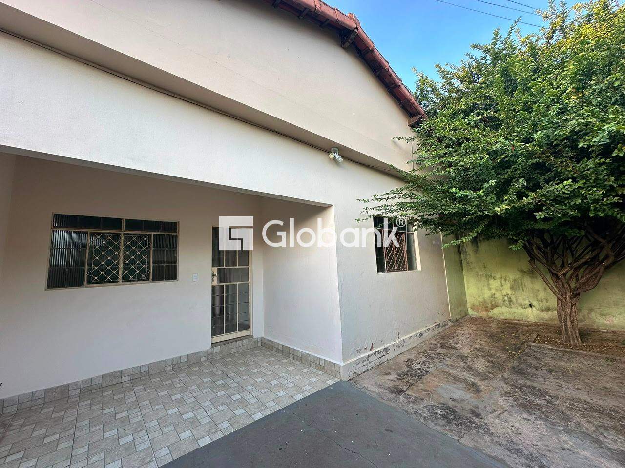 Casa 3 quartos para aluguel Alice Maia 80m² Montes Claros MG: 
