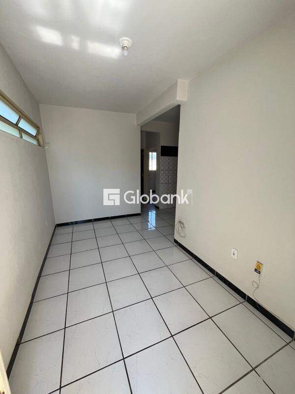 Apartamento 2 quartos para aluguel Vila Regina 60m² Montes Claros MG: 