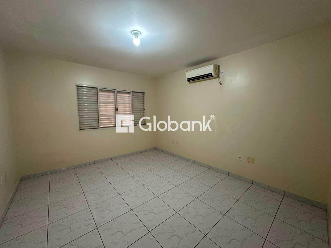 Galpão para aluguel Jaraguá 570m² Montes Claros MG: