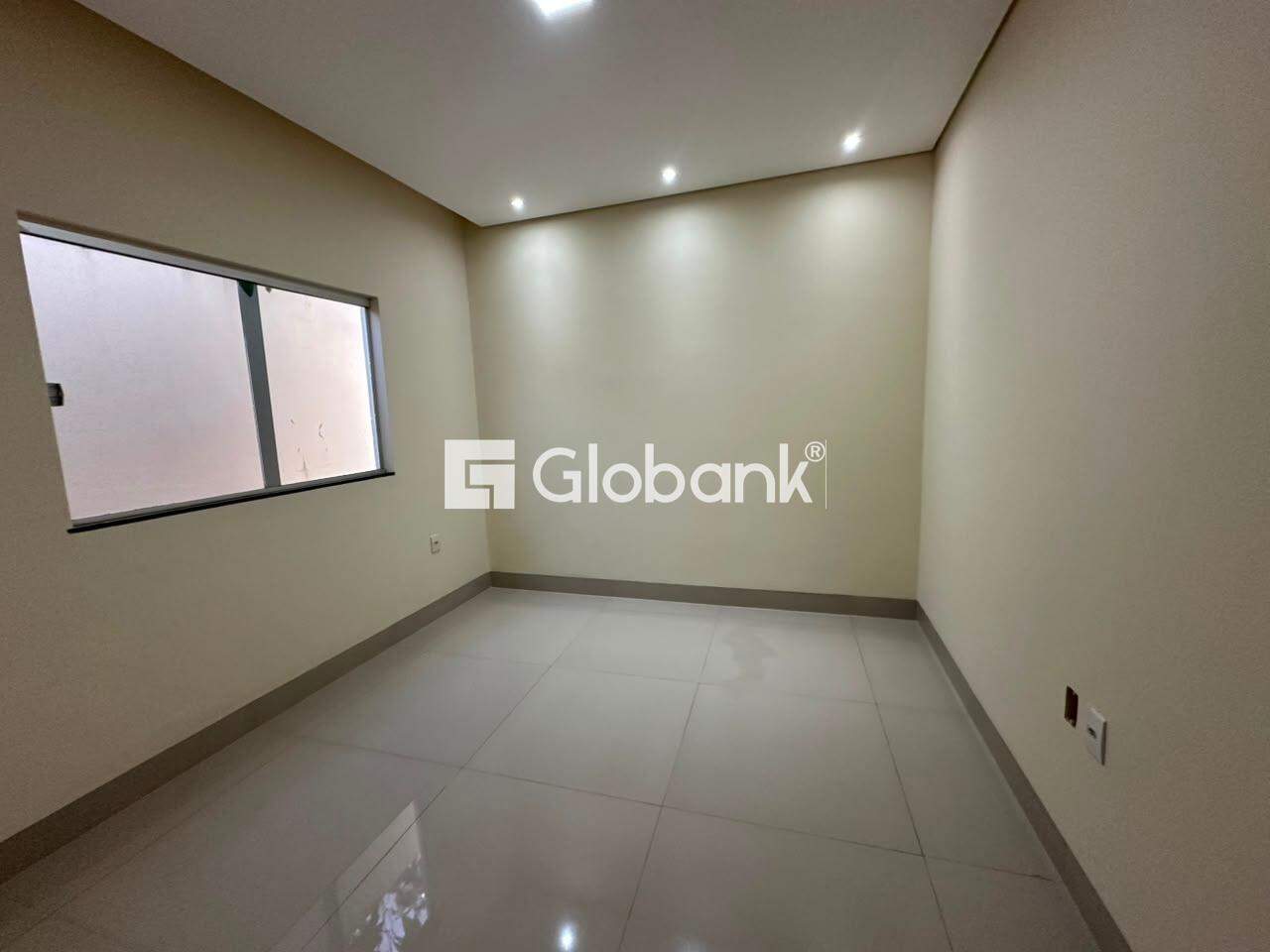 Casa 2 quartos para aluguel Planalto 75m² Montes Claros MG: