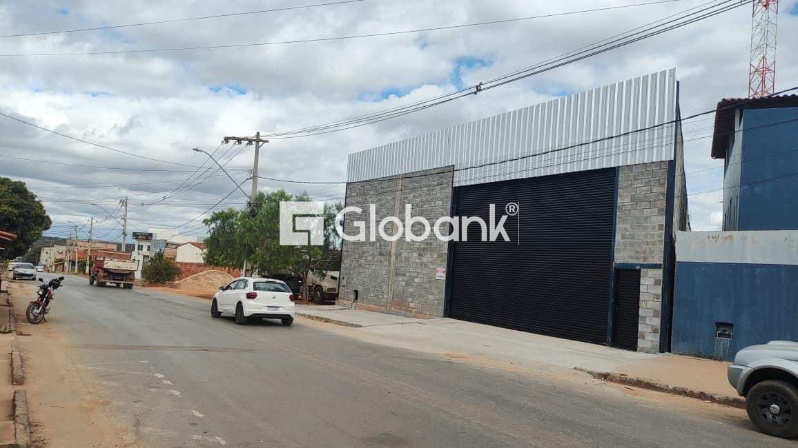Galpão para aluguel Independência 387m² Montes Claros MG: 