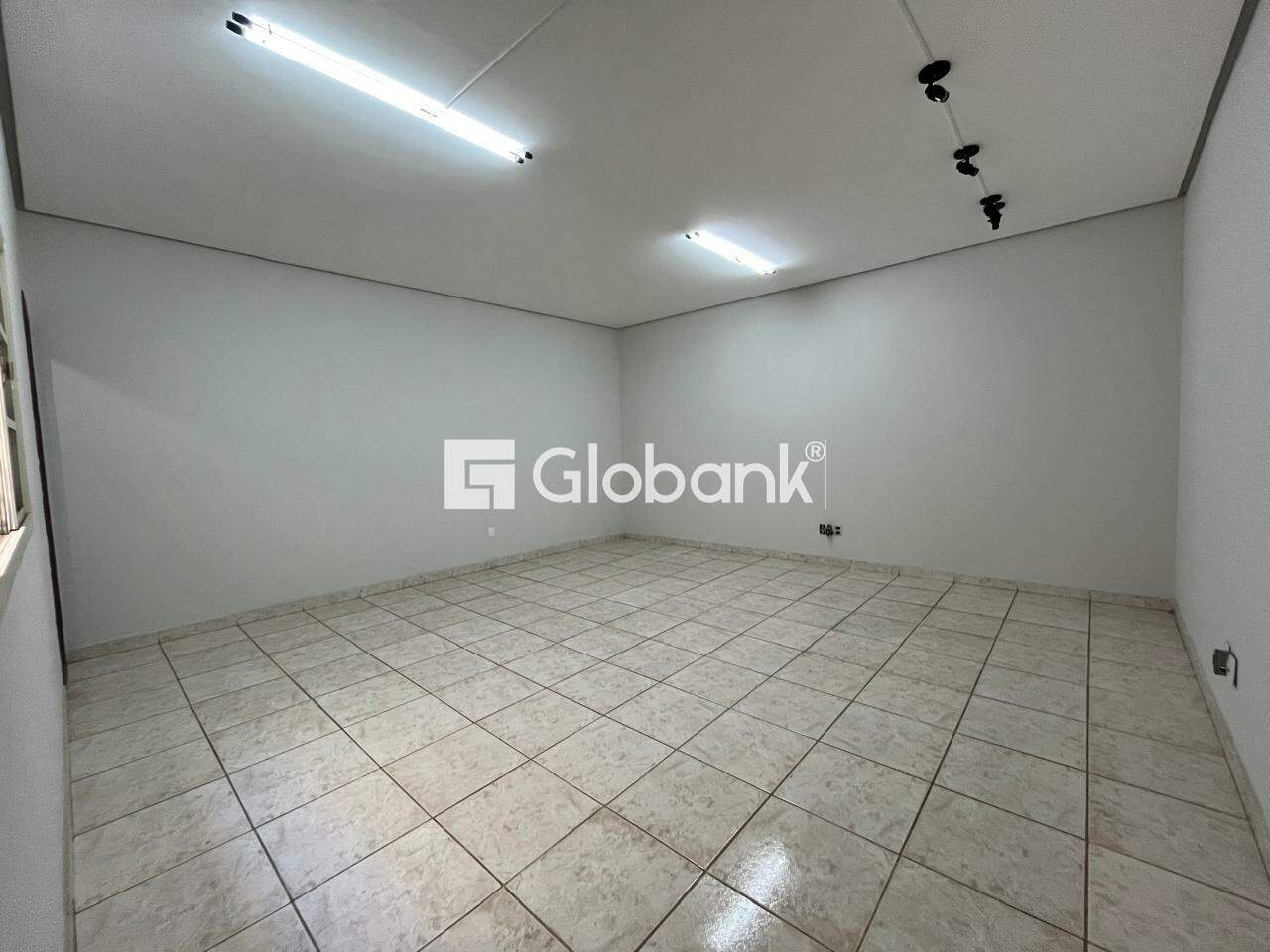 Ponto comercial para aluguel Cândida Câmara 45m² Montes Claros MG: 