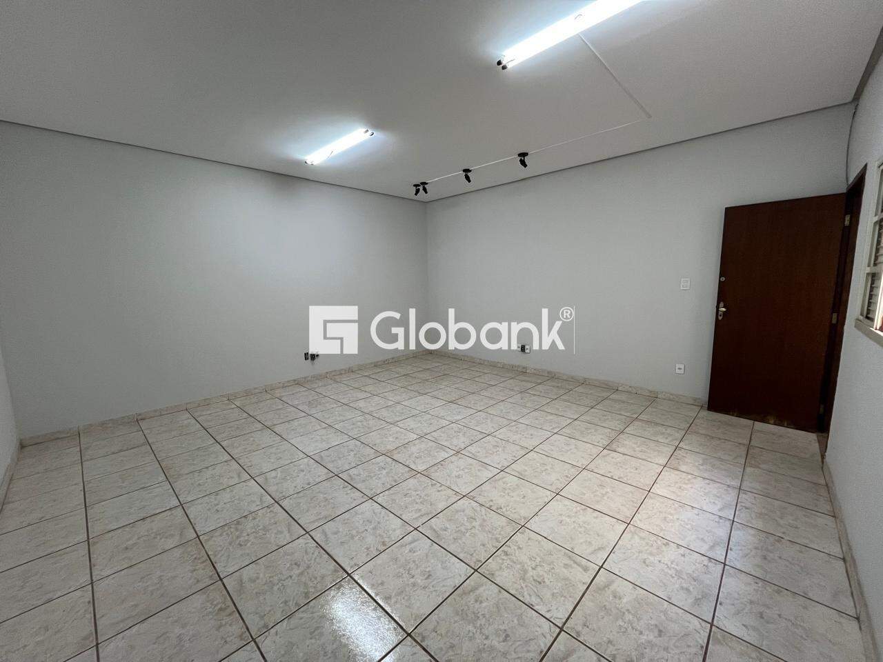 Ponto comercial para aluguel Cândida Câmara 45m² Montes Claros MG: 
