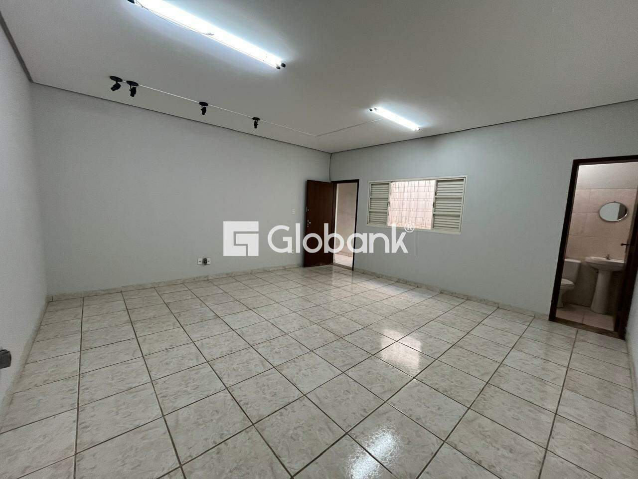 Ponto comercial para aluguel Cândida Câmara 45m² Montes Claros MG: 