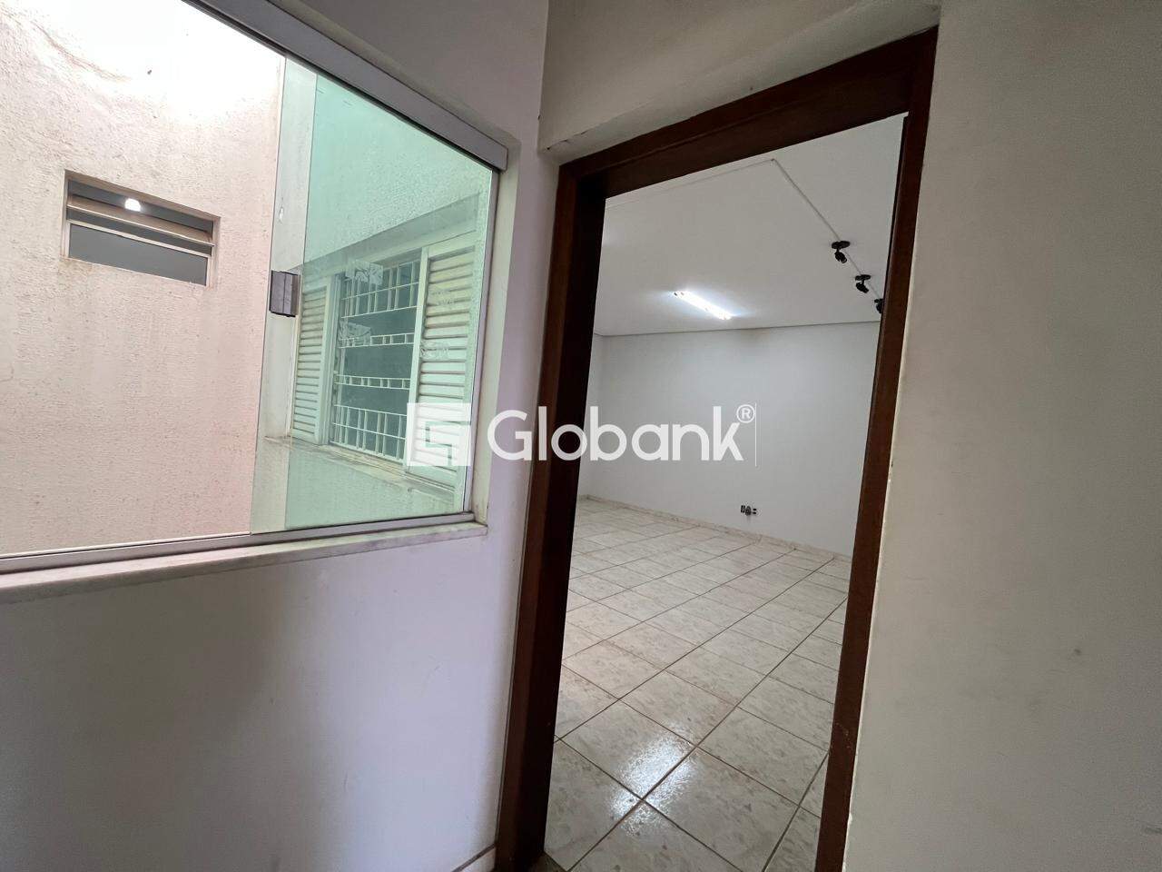 Ponto comercial para aluguel Cândida Câmara 45m² Montes Claros MG: 