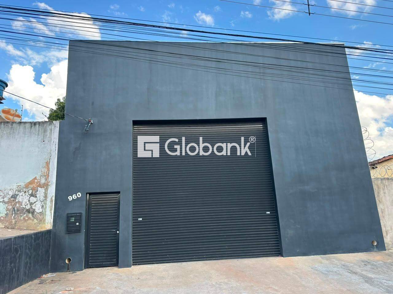 Galpão para aluguel Vila Ipiranga 300m² Montes Claros MG: 