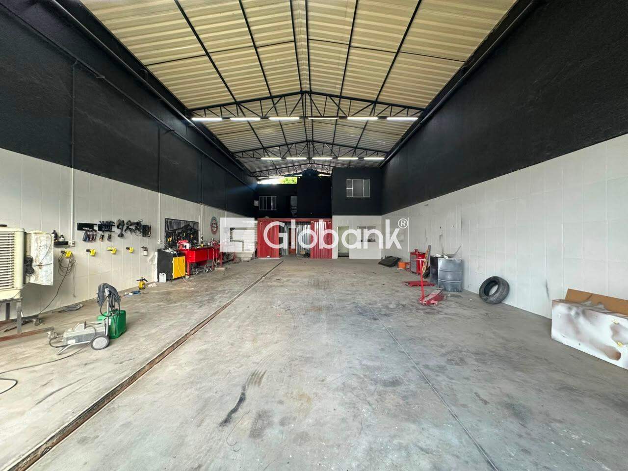 Galpão para aluguel Vila Ipiranga 300m² Montes Claros MG: 