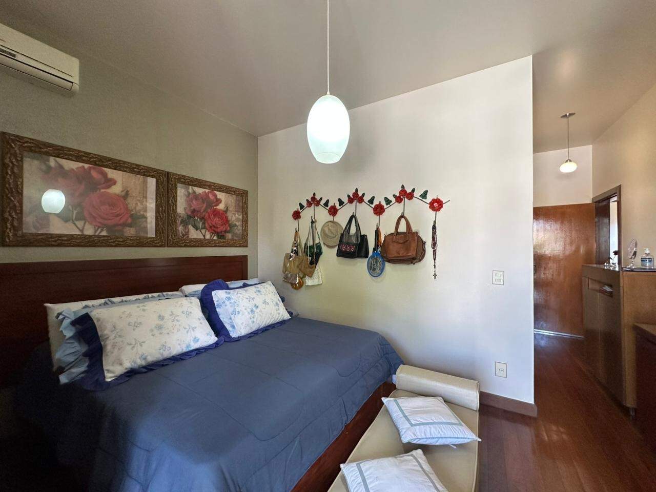 Casa em condomínio 3 quartos à venda Todos os Santos 396m² Montes Claros MG: