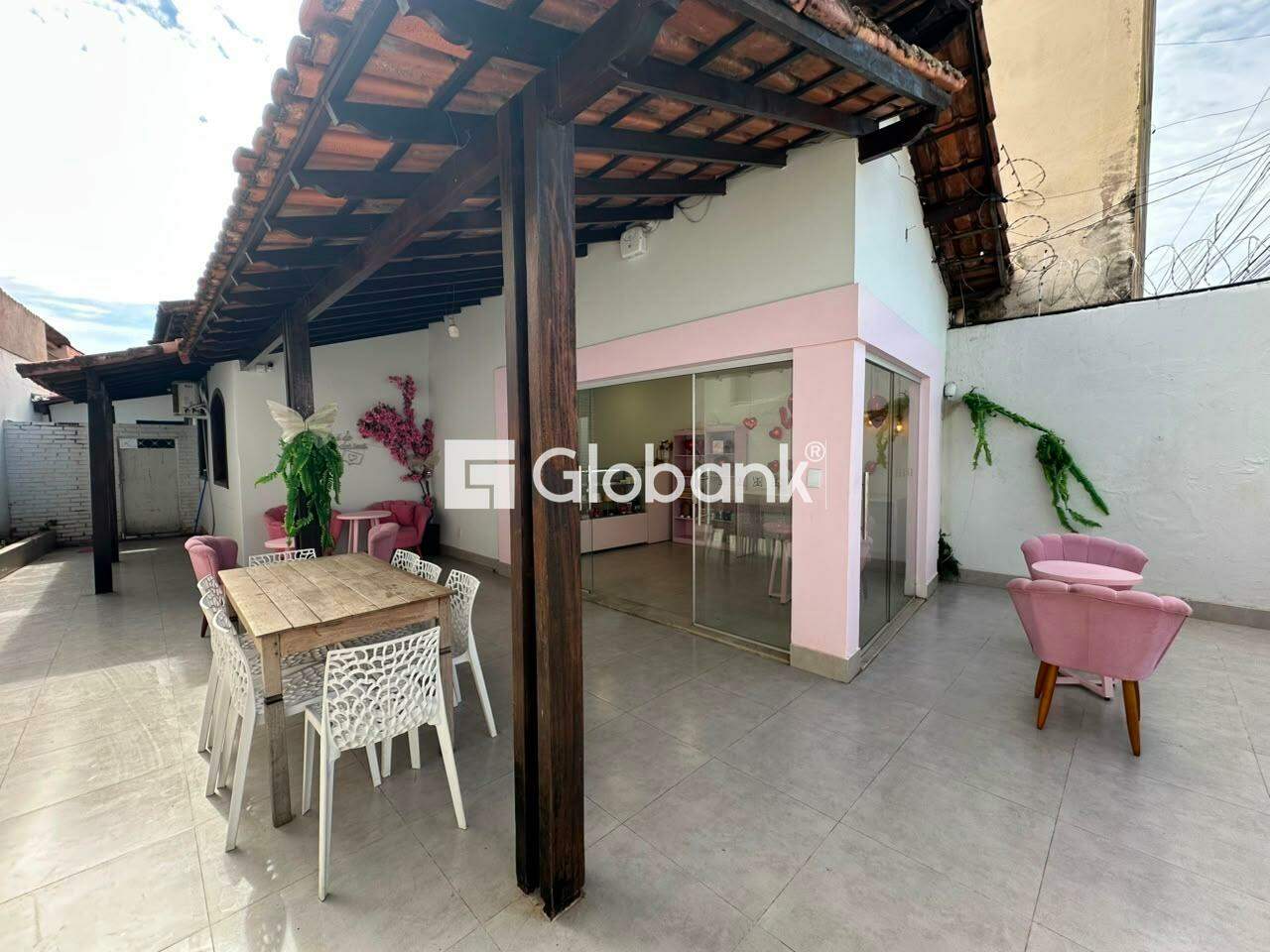 Casa 3 quartos para aluguel Centro 90m² Montes Claros MG: 