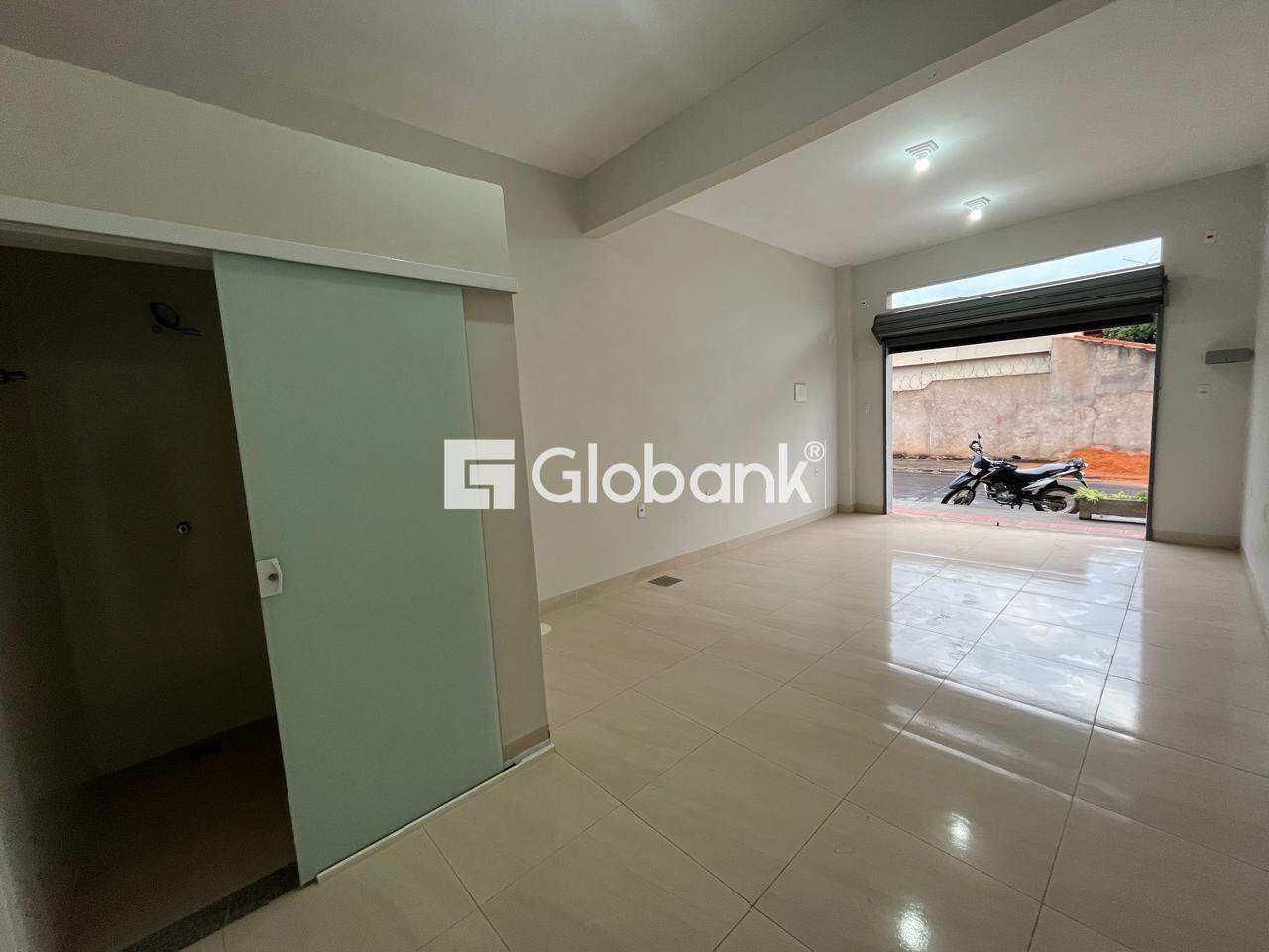 Ponto comercial para aluguel Delfino Magalhães 40m² Montes Claros MG: 