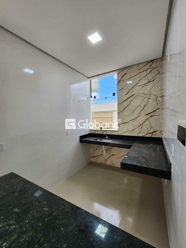 Casa 2 quartos à venda Jardim Olímpico 55m² Montes Claros MG: 