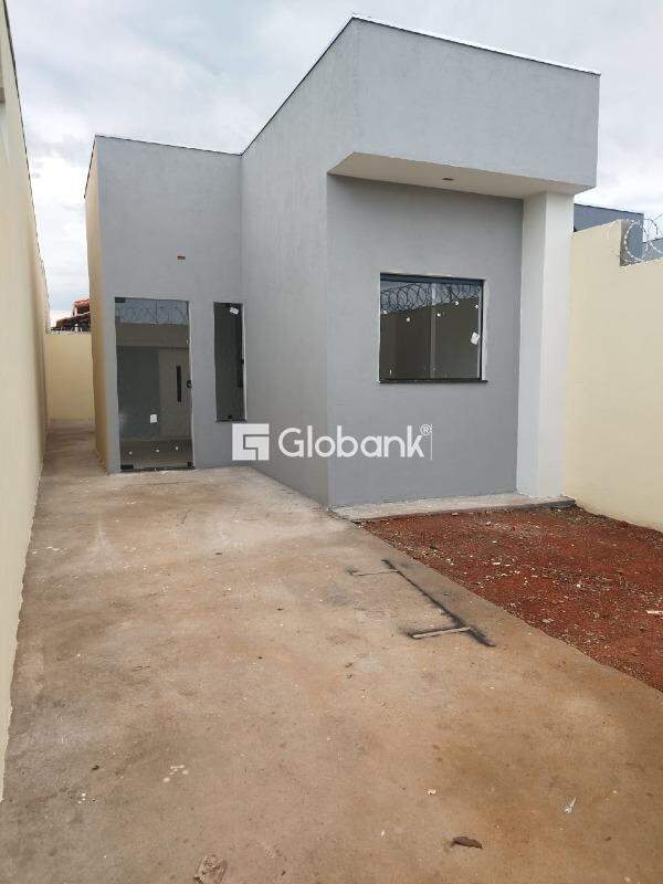 Casa 3 quartos à venda Independência 50m² Montes Claros MG: 