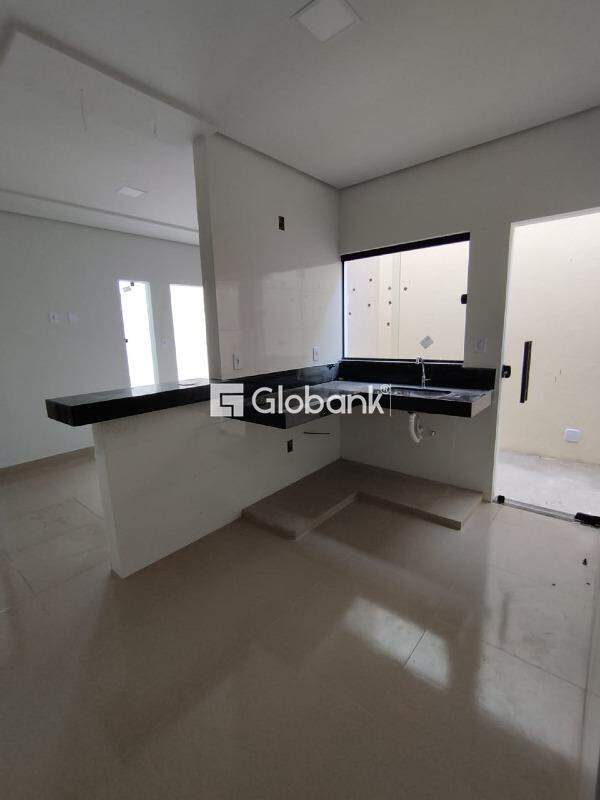 Casa 3 quartos à venda Independência 50m² Montes Claros MG: 
