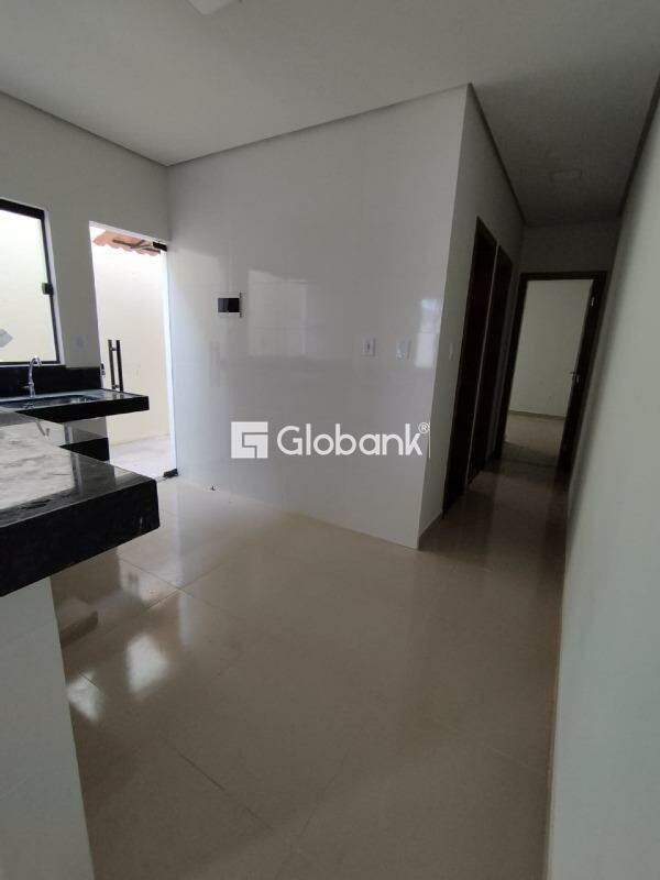 Casa 3 quartos à venda Independência 50m² Montes Claros MG: