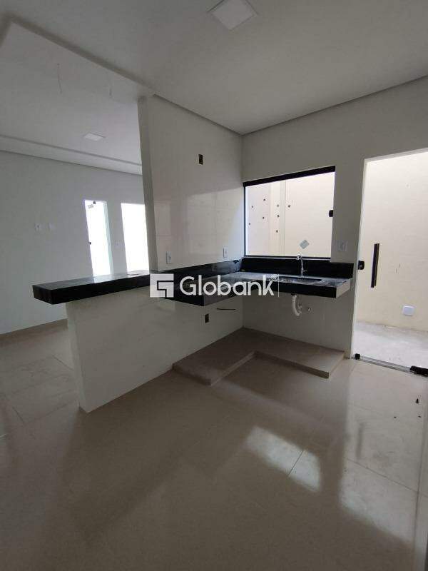 Casa 3 quartos à venda Independência 50m² Montes Claros MG: