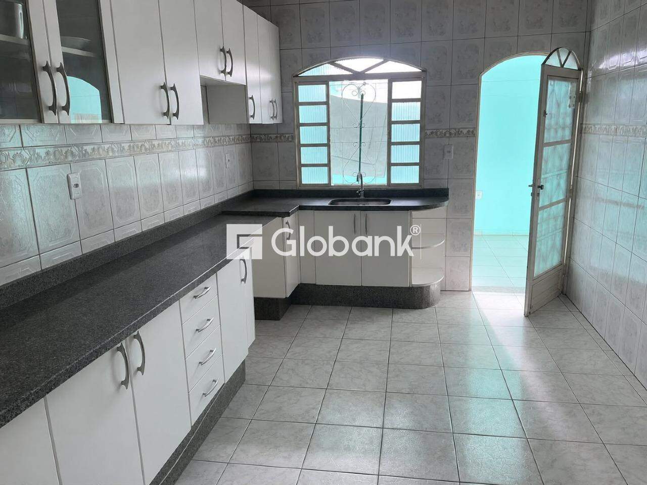 Casa 6 quartos à venda João Botelho 277m² Montes Claros MG: