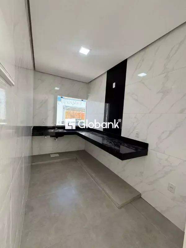 Casa 2 quartos à venda Loteamento Novo Primavera 44m² Montes Claros MG: