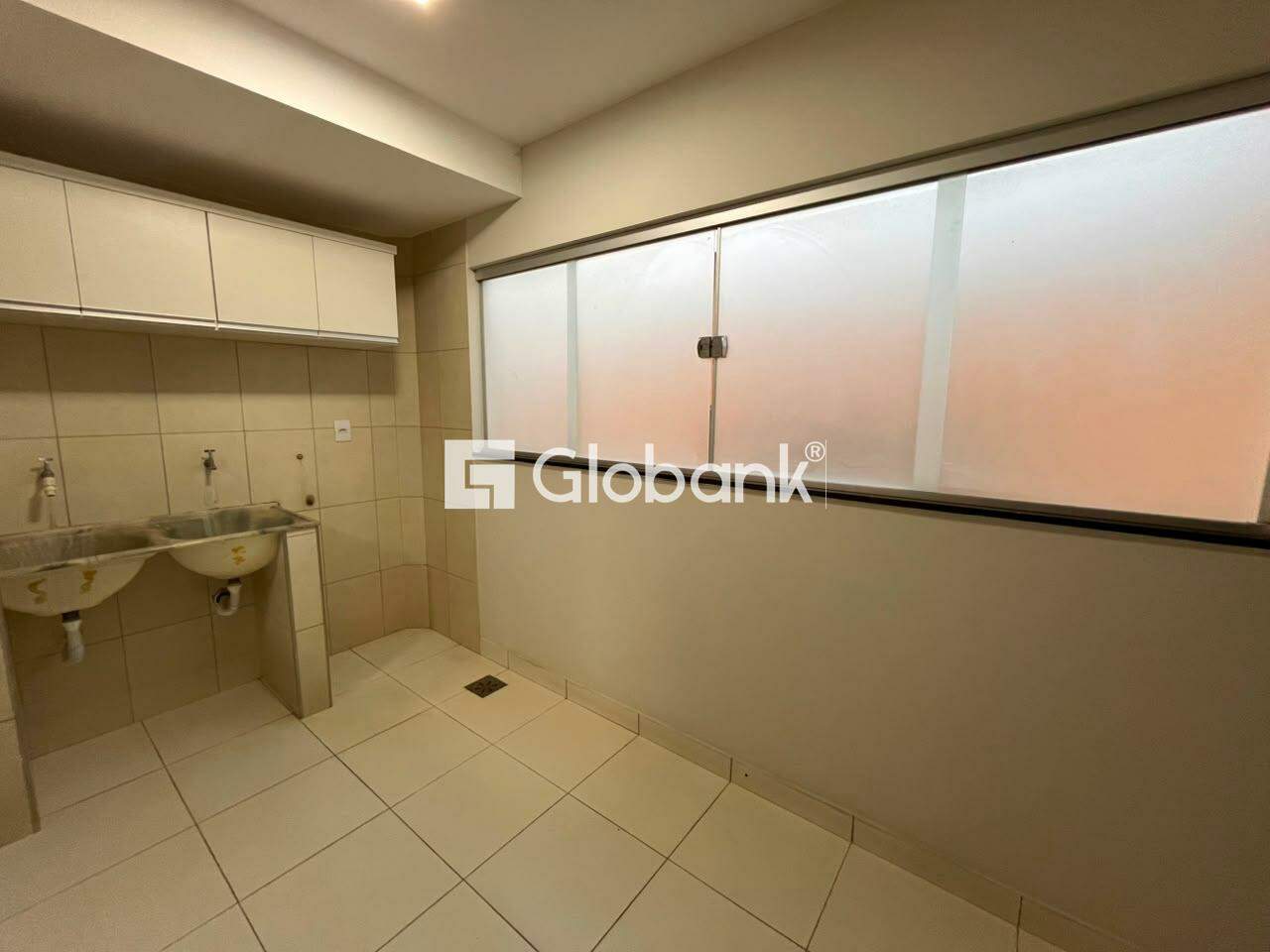 Apartamento 3 quartos para aluguel Cidade Nova 100m² Montes Claros MG: Área de serviço