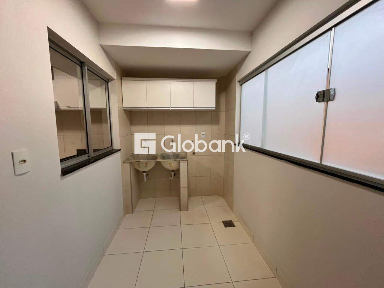 Apartamento 3 quartos para aluguel Cidade Nova 100m² Montes Claros MG: Área de serviço