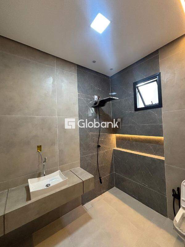 Casa 3 quartos à venda Morada da Serra 130m² Montes Claros MG: 