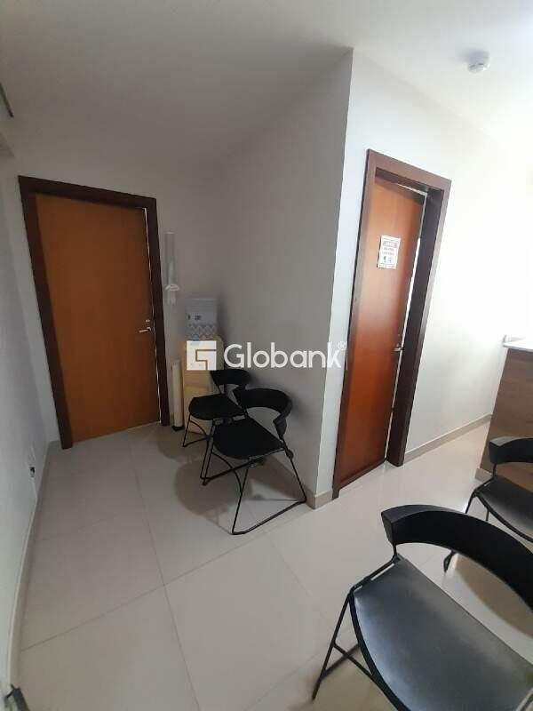 Sala comercial à venda Centro 33m² Montes Claros MG: 