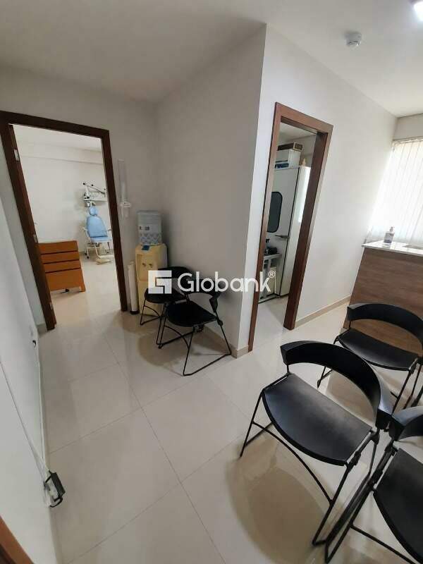 Sala comercial à venda Centro 33m² Montes Claros MG: 