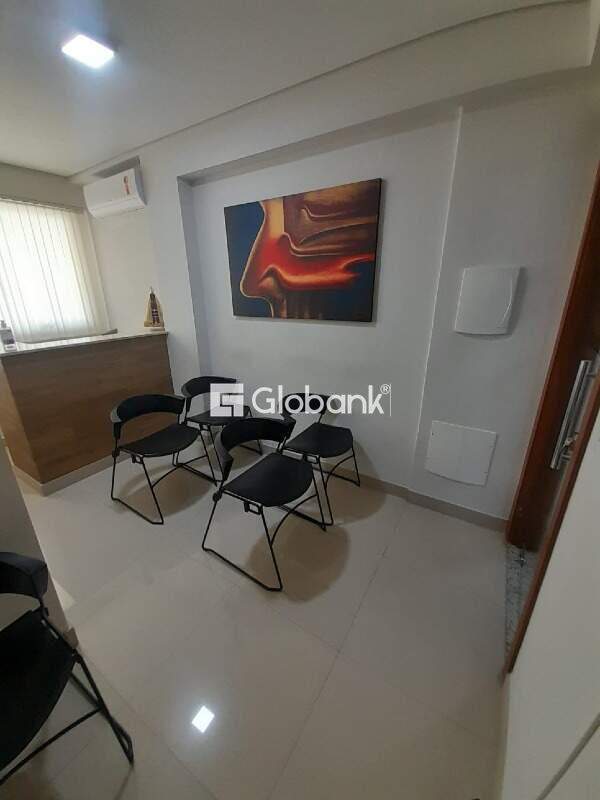 Sala comercial à venda Centro 33m² Montes Claros MG: 