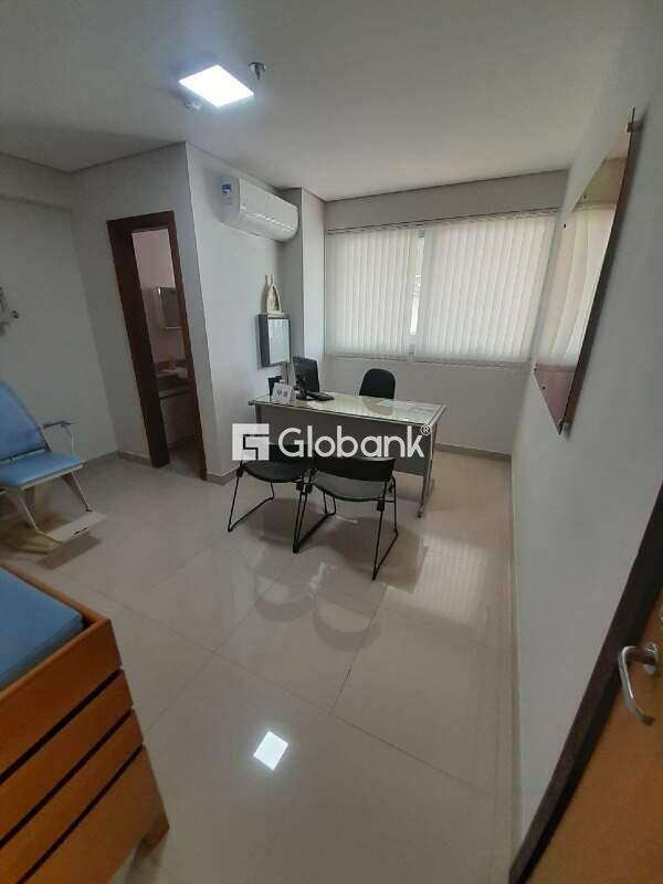 Sala comercial à venda Centro 33m² Montes Claros MG: 