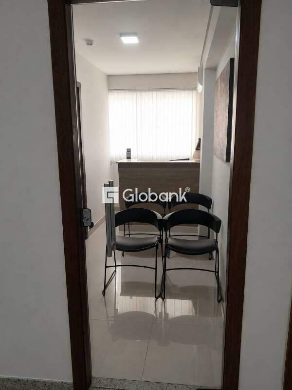 Sala comercial à venda Centro 33m² Montes Claros MG: 