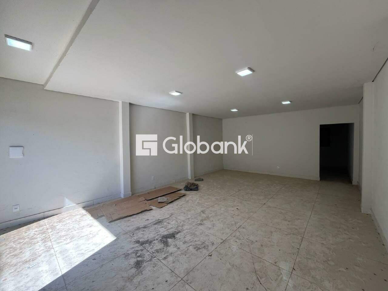 Ponto comercial para aluguel Major Prates 100m² Montes Claros MG: 