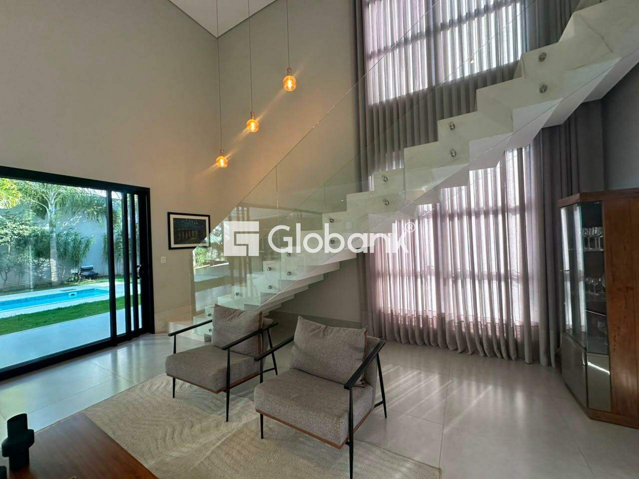 Casa 4 quartos para aluguel Funcionários 430m² Montes Claros MG: Sala