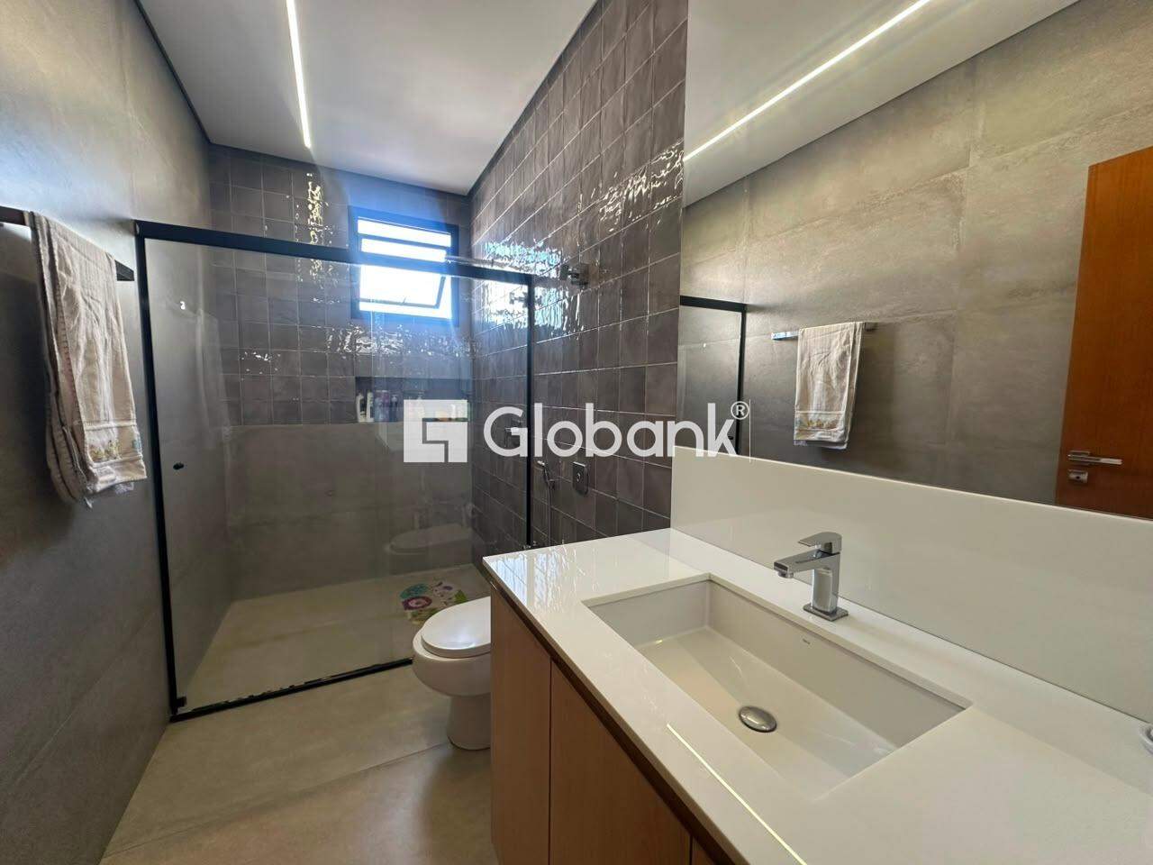 Casa 4 quartos para aluguel Funcionários 430m² Montes Claros MG: Suíte