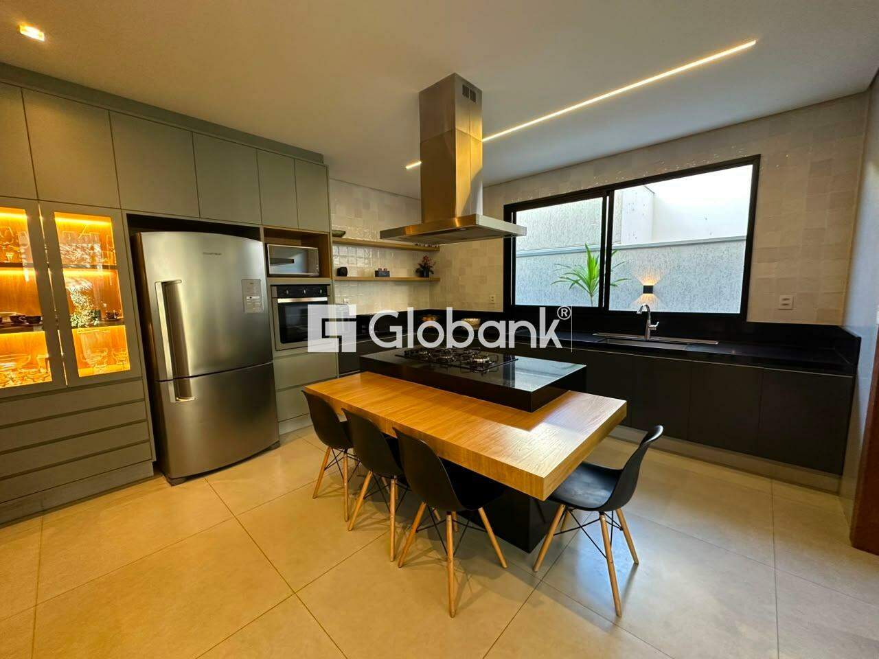 Casa 4 quartos para aluguel Funcionários 430m² Montes Claros MG: Cozinha