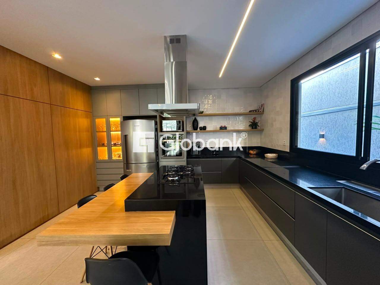 Casa 4 quartos para aluguel Funcionários 430m² Montes Claros MG: Cozinha
