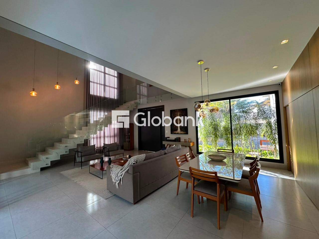 Casa 4 quartos para aluguel Funcionários 430m² Montes Claros MG: Sala