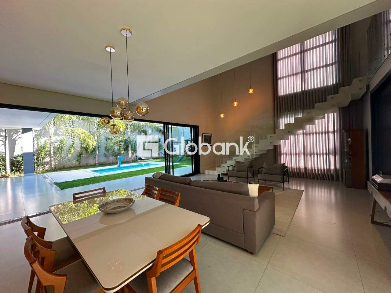 Casa 4 quartos para aluguel Funcionários 430m² Montes Claros MG: Sala