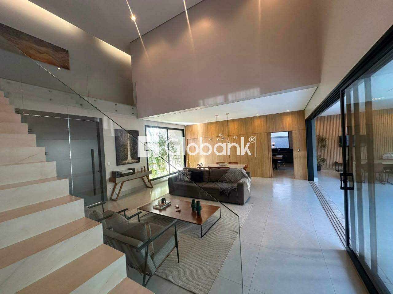 Casa 4 quartos para aluguel Funcionários 430m² Montes Claros MG: Sala