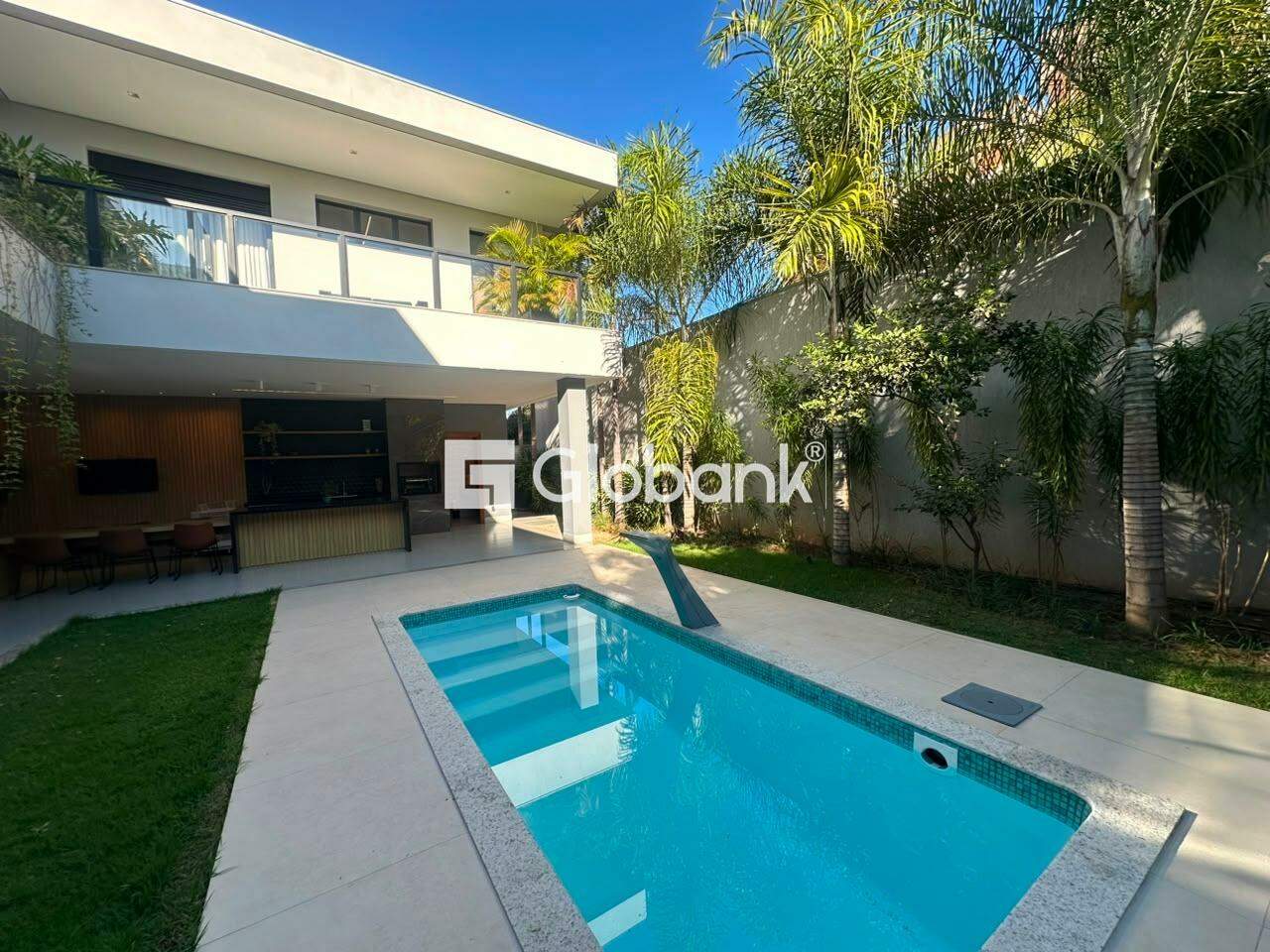 Casa 4 quartos para aluguel Funcionários 430m² Montes Claros MG: Piscina