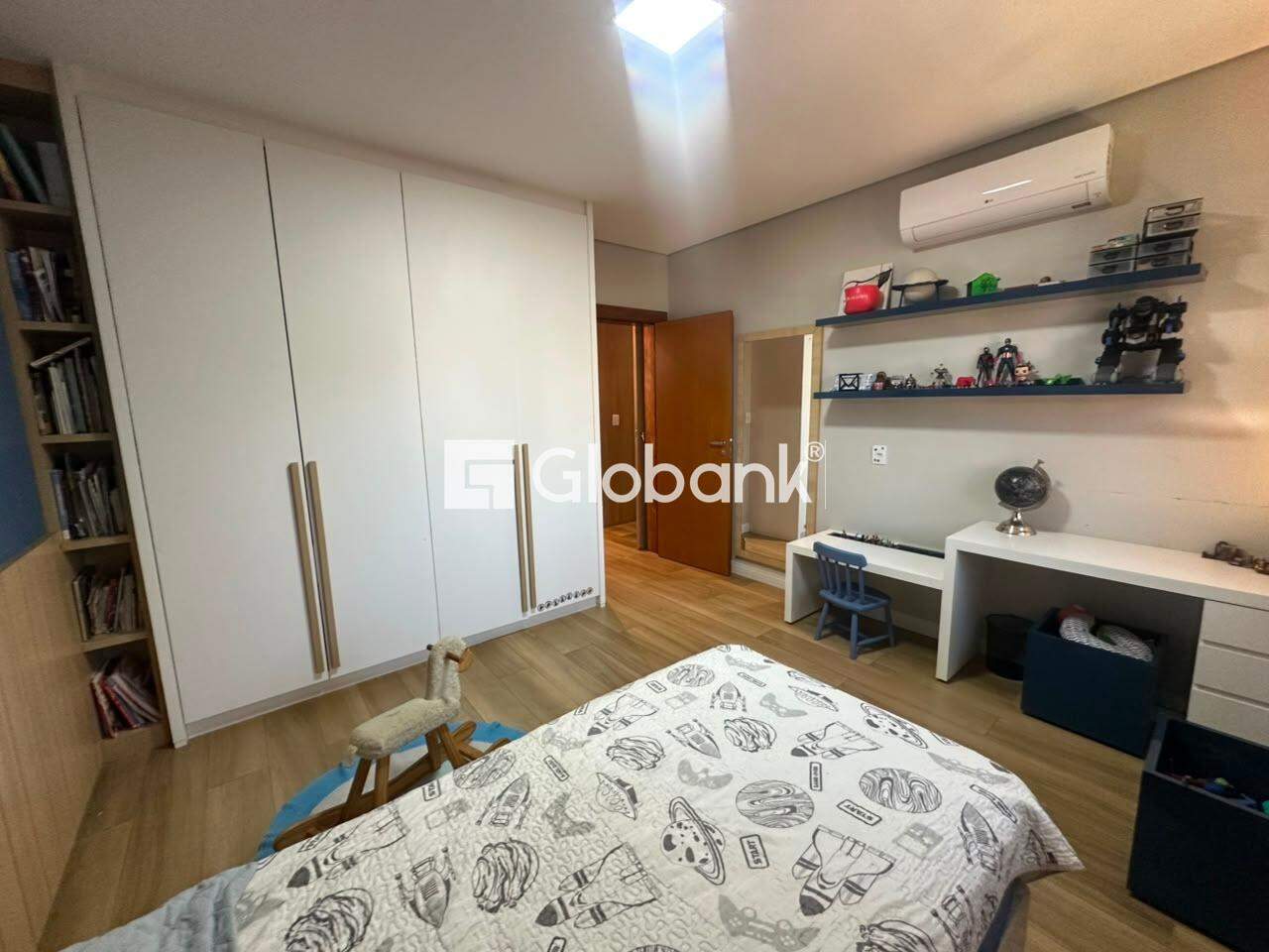 Casa 4 quartos para aluguel Funcionários 430m² Montes Claros MG: Quarto