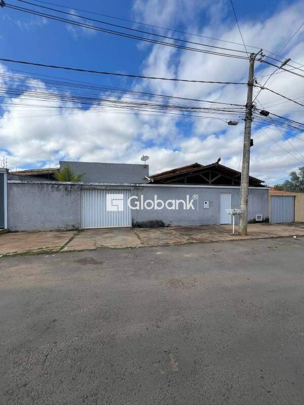 Casa 3 quartos à venda Planalto 130m² Montes Claros MG: 