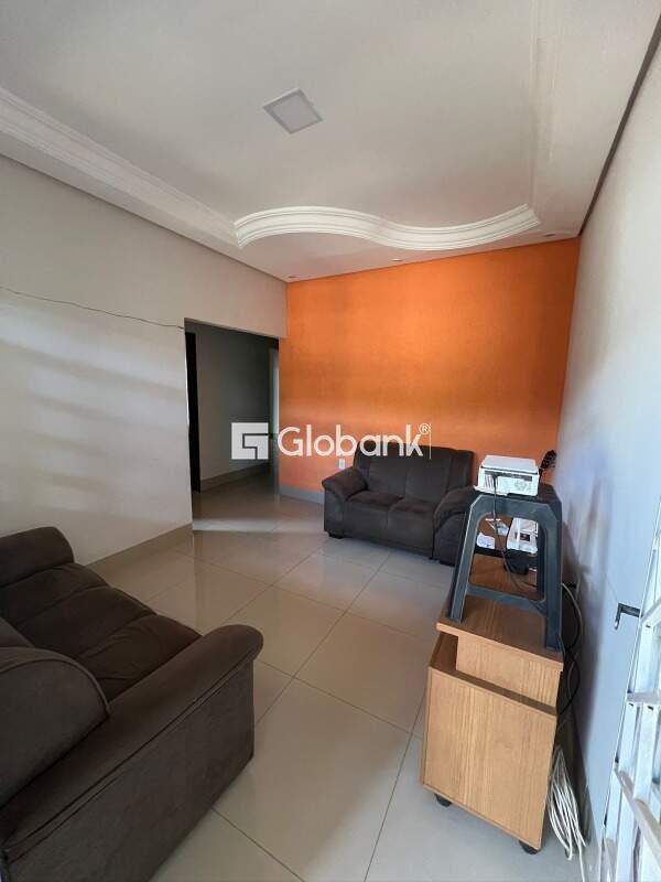 Casa 3 quartos à venda Planalto 130m² Montes Claros MG: