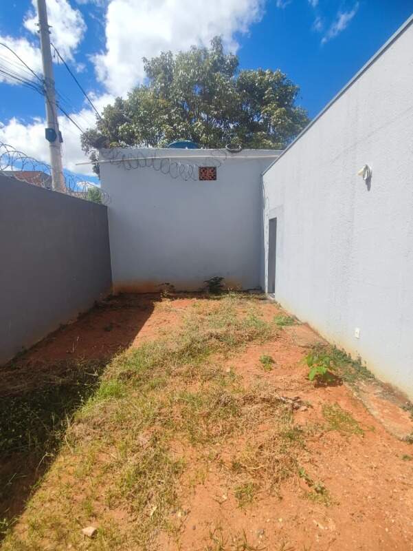 Casa 2 quartos à venda Maracanã 60m² Montes Claros MG: