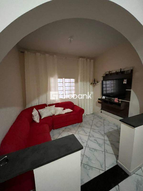 Casa 10 quartos à venda Delfino Magalhães 200m² Montes Claros MG: 