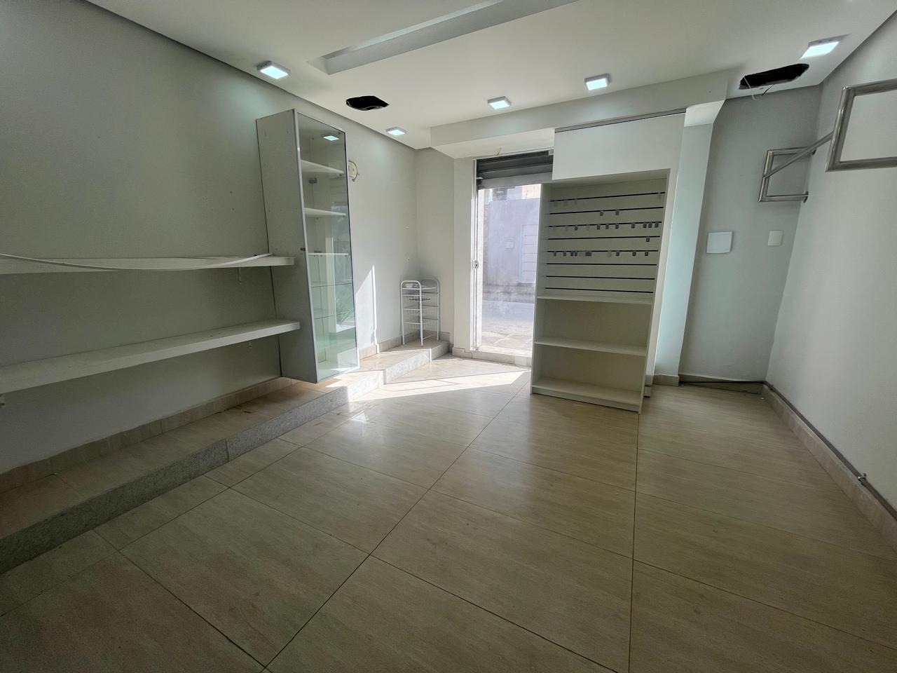 Ponto comercial para aluguel São José 50m² Montes Claros MG: 