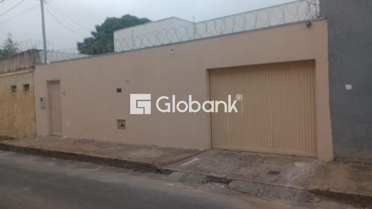 Casa 3 quartos à venda Alice Maia 67m² Montes Claros MG: 