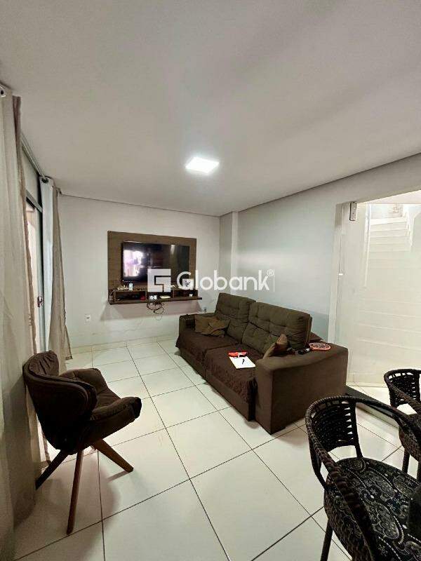 Casa 3 quartos à venda Maracanã 117m² Montes Claros MG: 