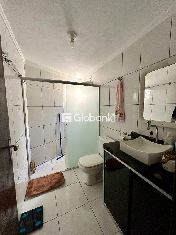 Casa 3 quartos à venda Maracanã 117m² Montes Claros MG: 