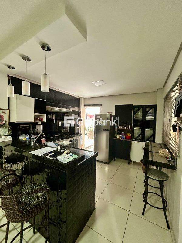 Casa 3 quartos à venda Maracanã 117m² Montes Claros MG: 